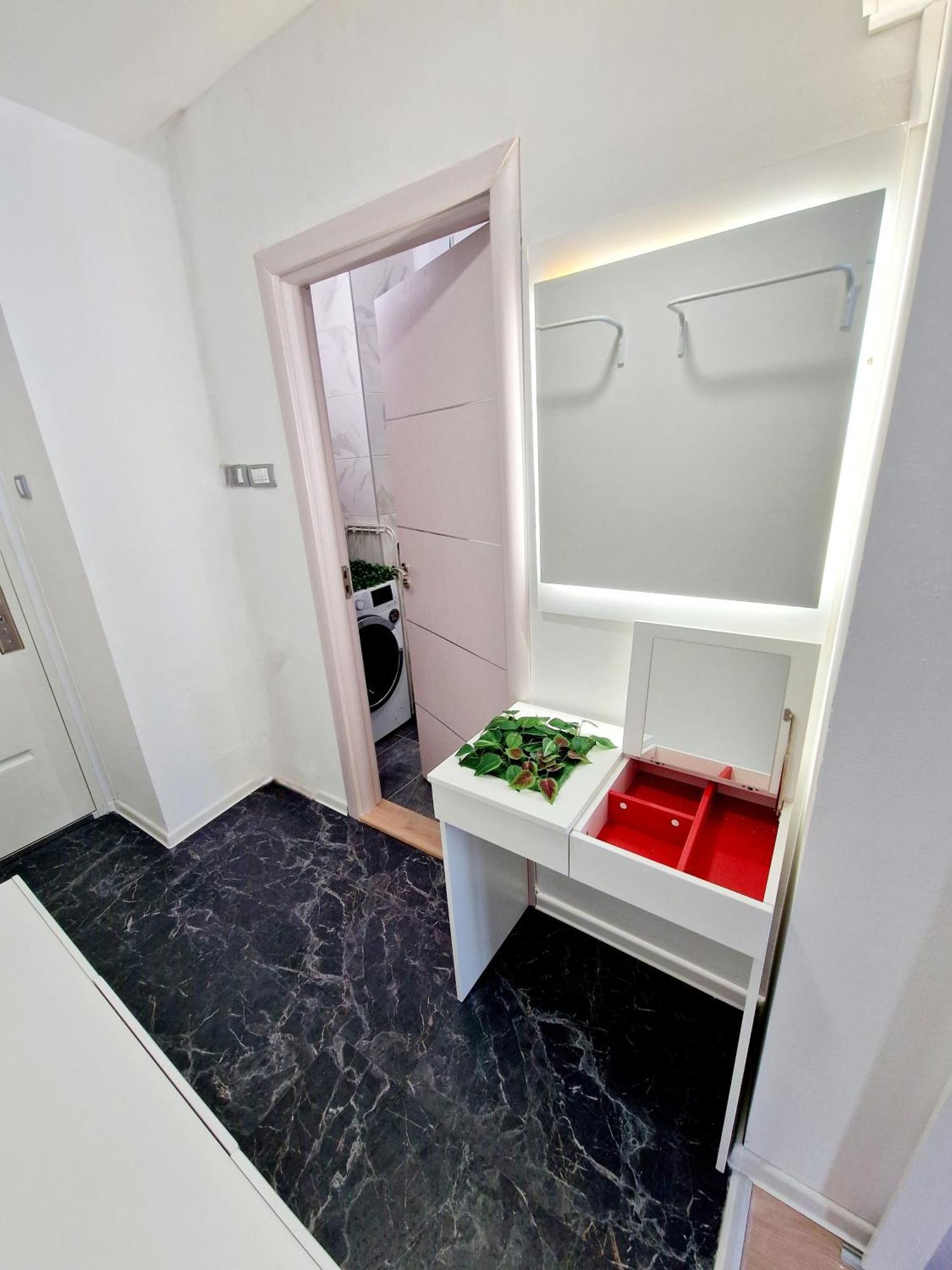 Cosy Novi Sad Loft, Self Check-In Apartamento Exterior foto